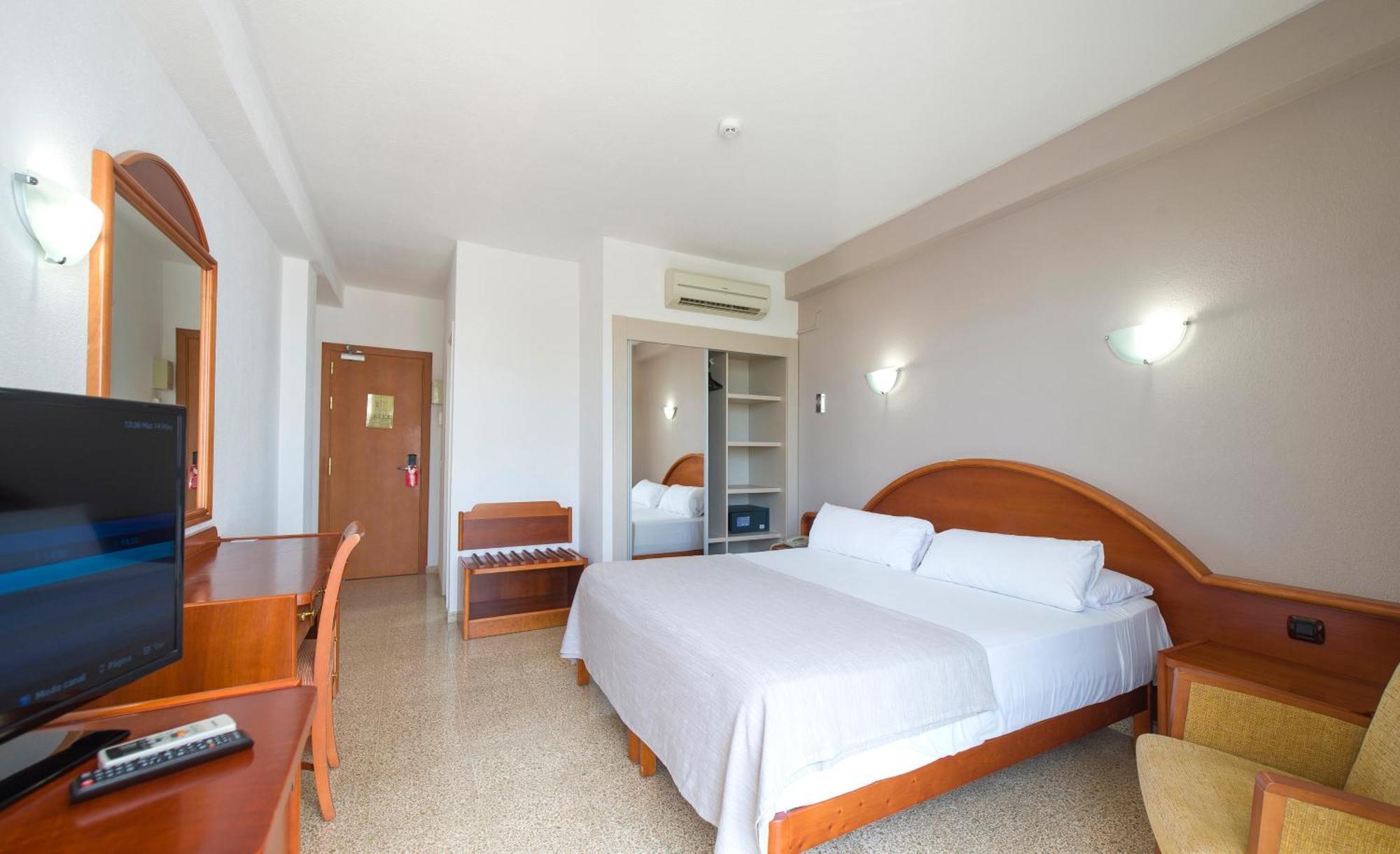 Hotel Marfil Sant Antoni de Portmany Zewnętrze zdjęcie